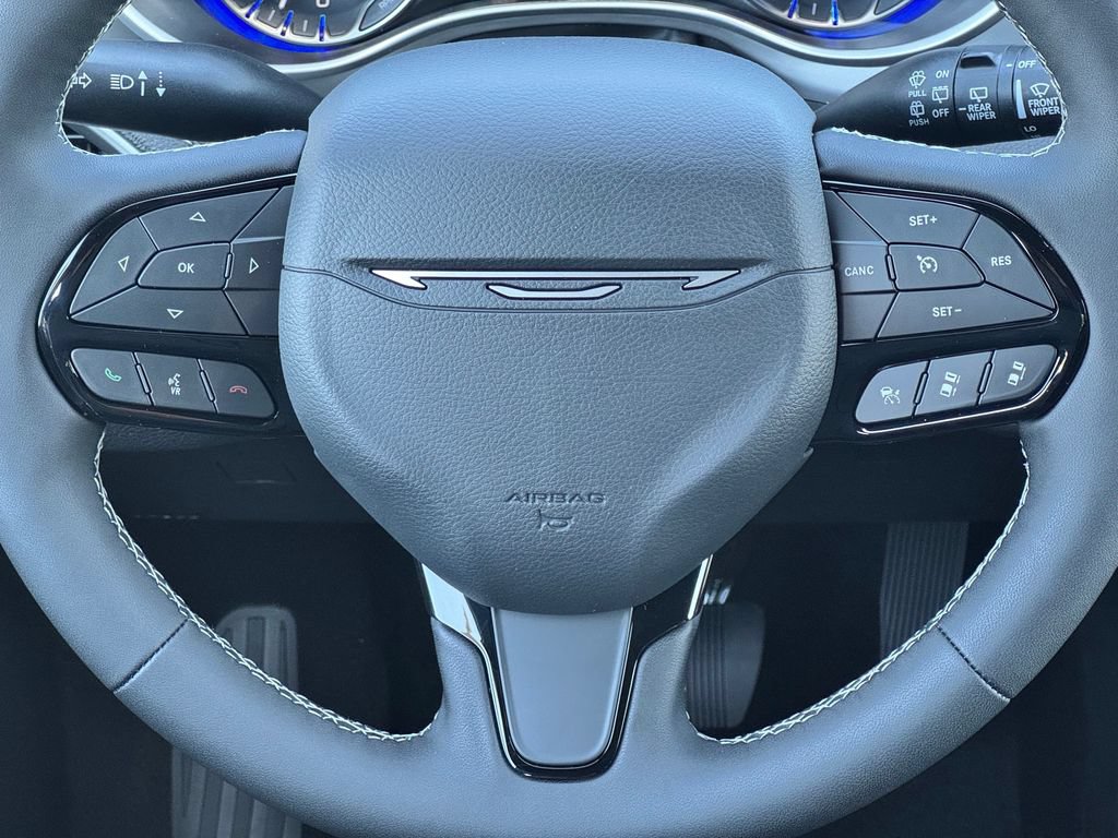 New 2027 Chrysler Pacifica Limited FWD image 19
