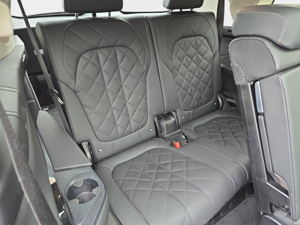 Used 2024 BMW X7 xDrive40i AWD/4WD image 16