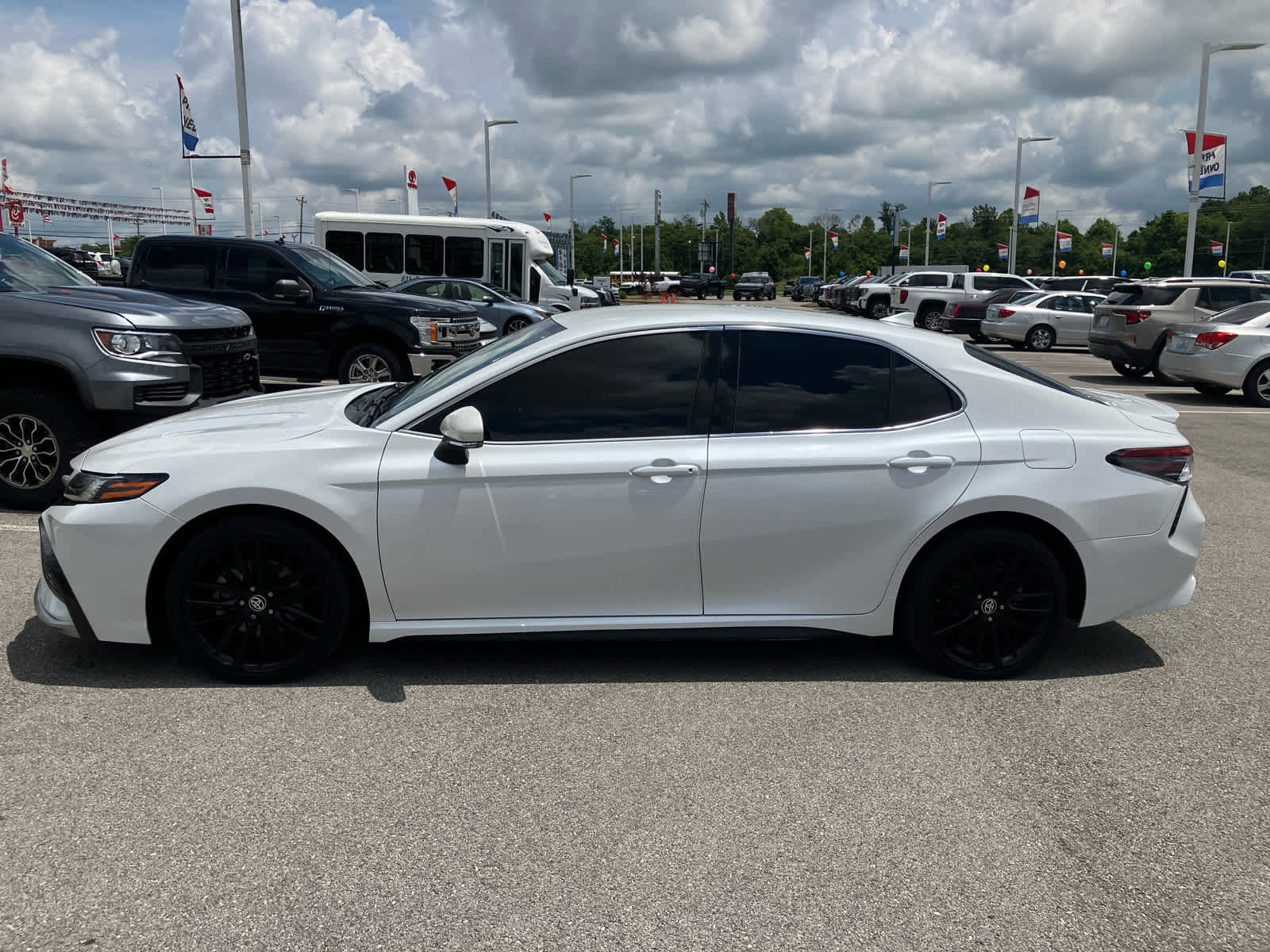 Used 2022 Toyota Camry XSE image 4