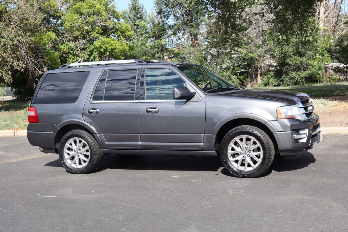 Used 2015 Ford Expedition Limited w/ Equipment Group 301A AWD/4WD image 2