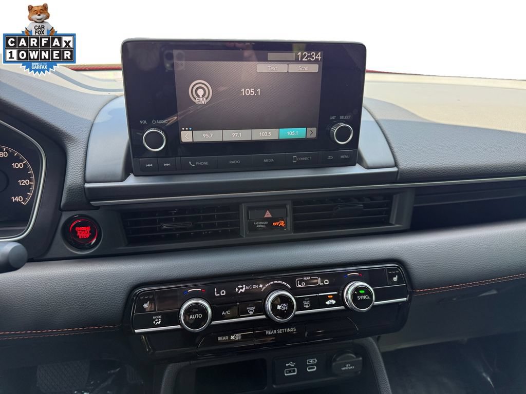 Used 2025 Honda Pilot Sport image 11