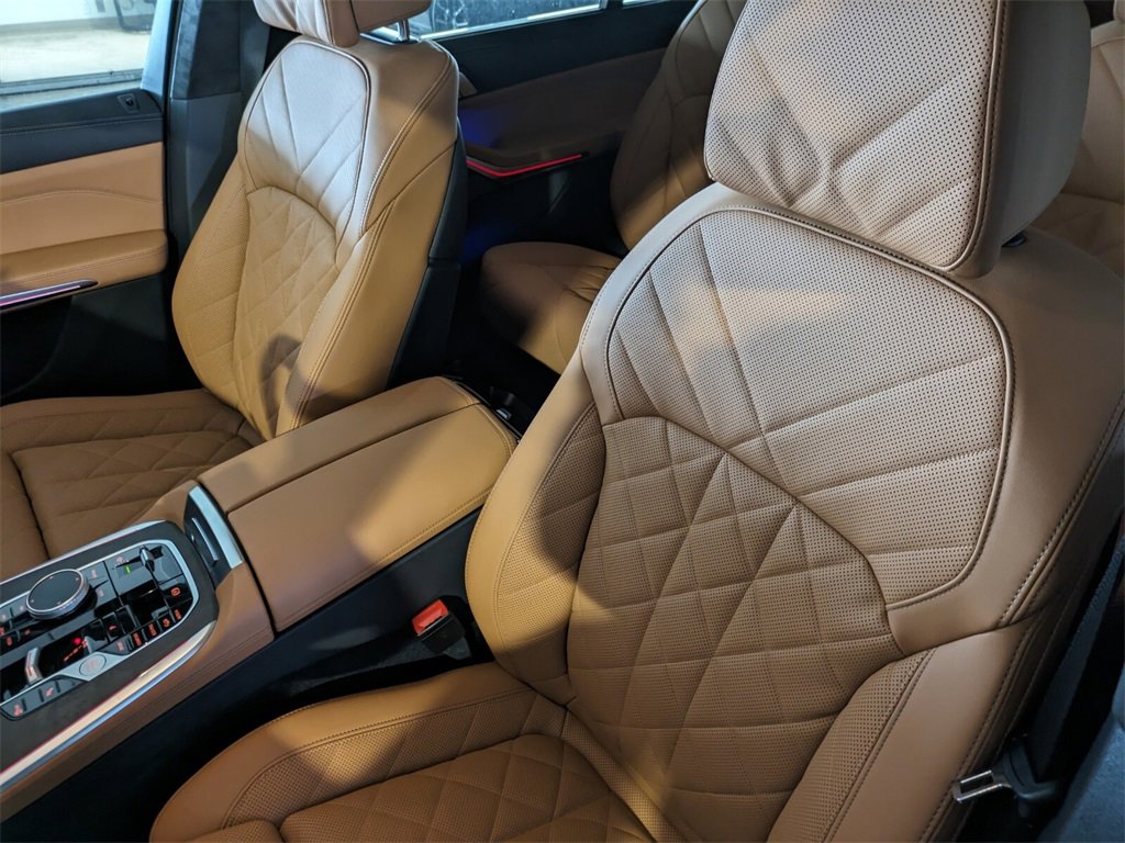 New 2026 BMW X7 xDrive40i w/ M Sport Package image 14