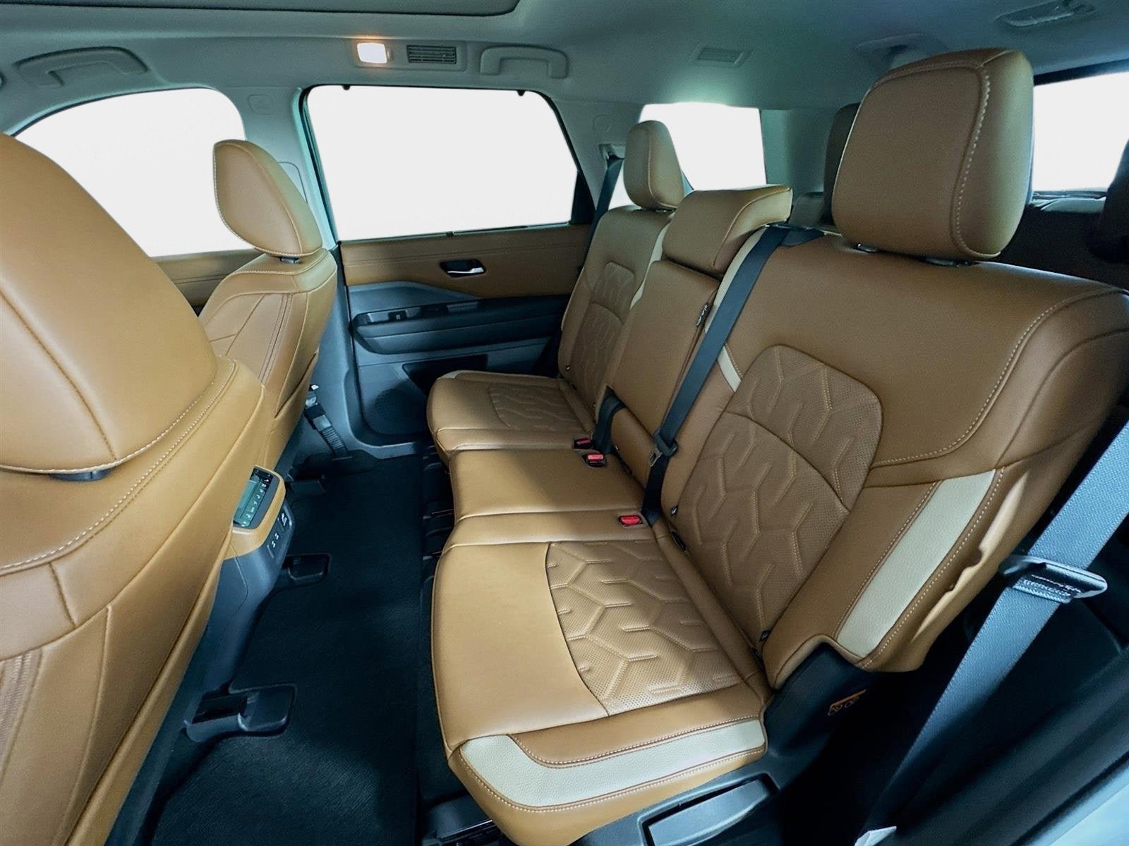 New 2026 Nissan Pathfinder Platinum image 22