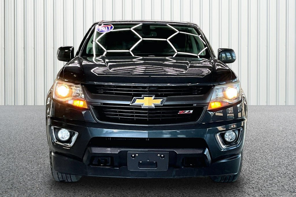 Used 2017 Chevrolet Colorado Z71 AWD/4WD image 2