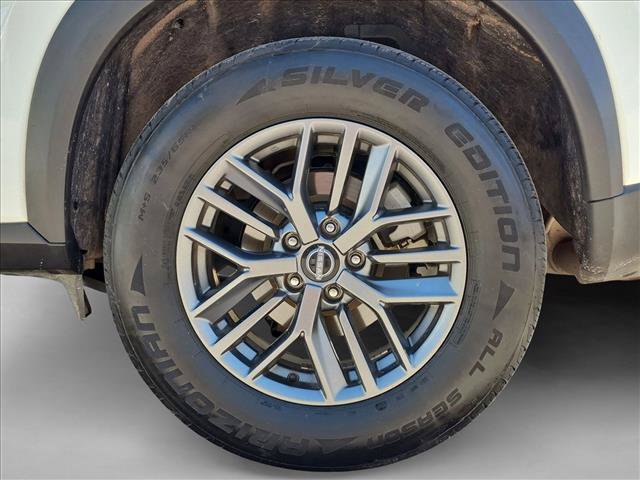 Used 2024 Nissan Rogue S AWD/4WD image 23