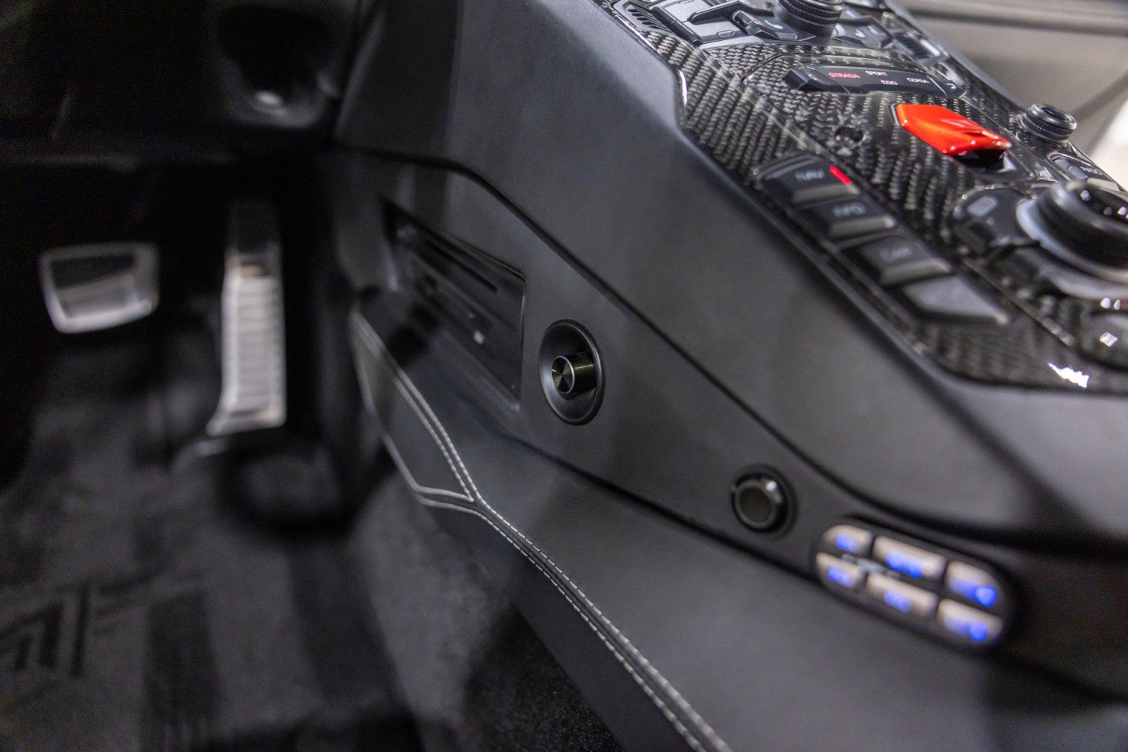 Used 2019 Lamborghini Aventador S image 61