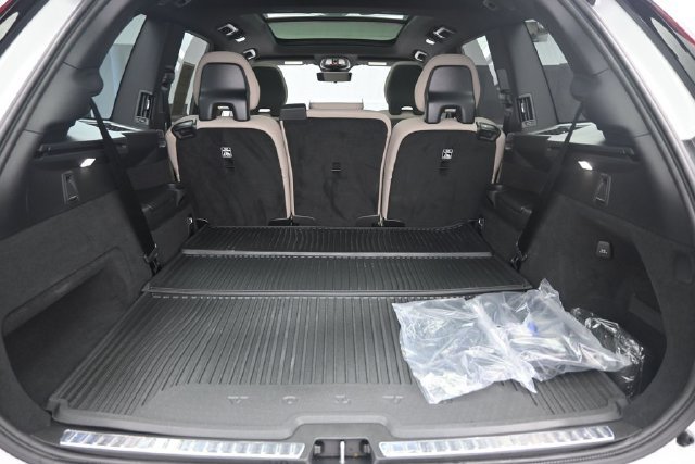 Used 2026 Volvo XC90 B6 Plus w/ Protection Package Premier AWD/4WD image 31