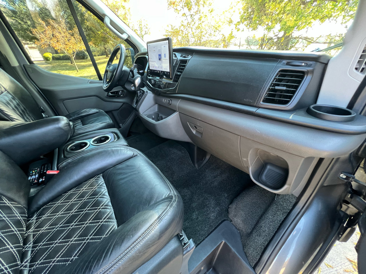 Used 2022 Ford Transit 250 Medium Roof AWD image 36