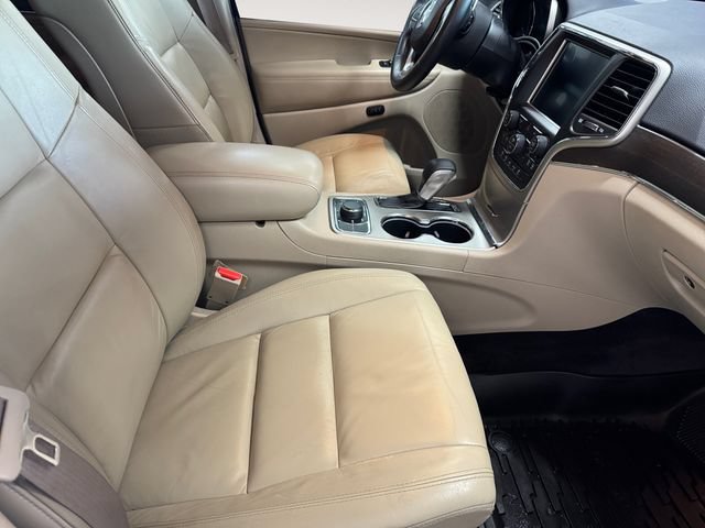 Used 2017 Jeep Grand Cherokee Limited w/ Trailer Tow Group IV AWD/4WD image 4