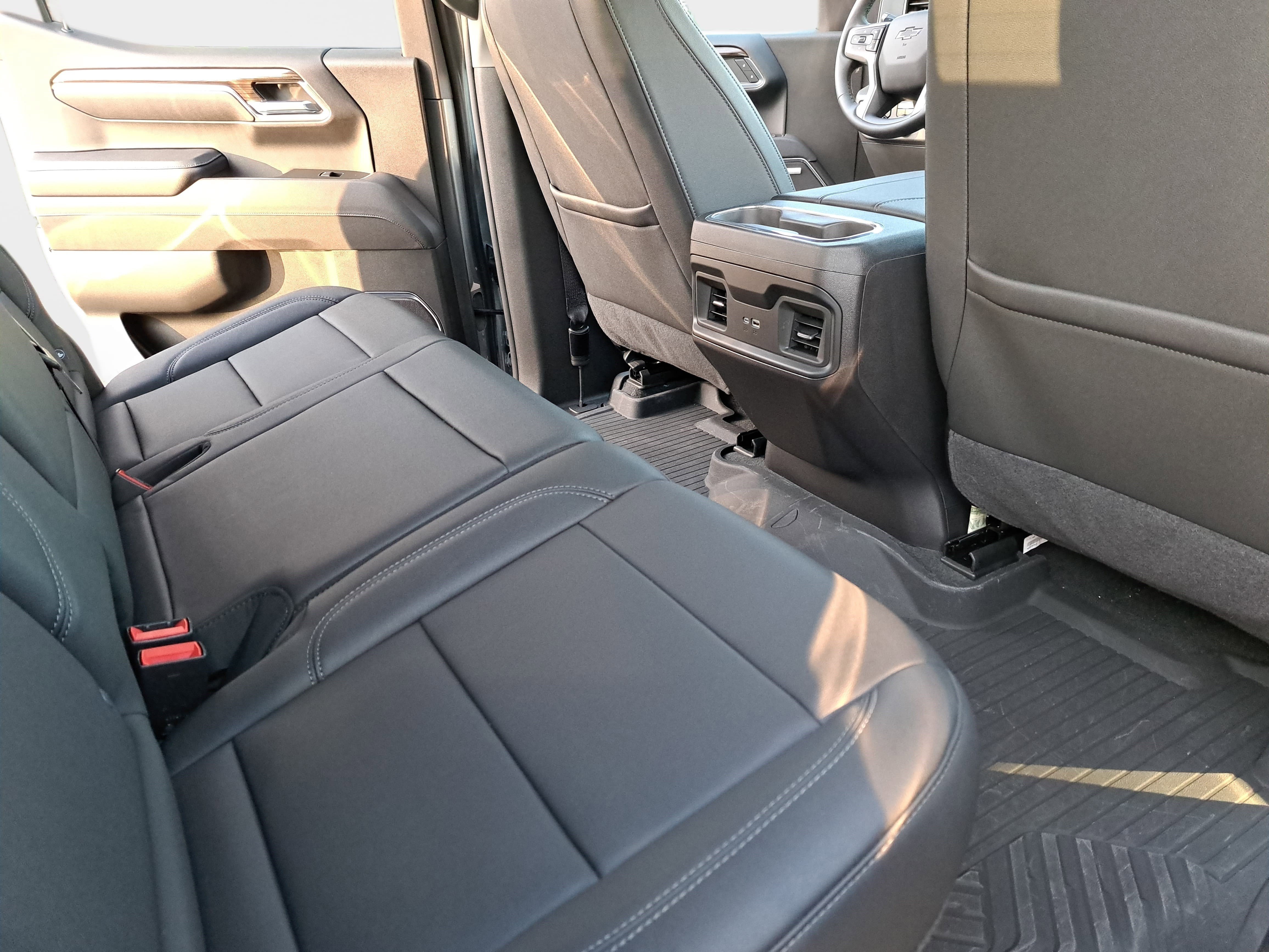 Used 2025 Chevrolet Silverado 1500 LT Trail Boss w/ Convenience Package II image 11