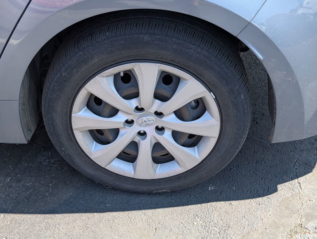 Used 2022 Toyota Corolla LE image 20