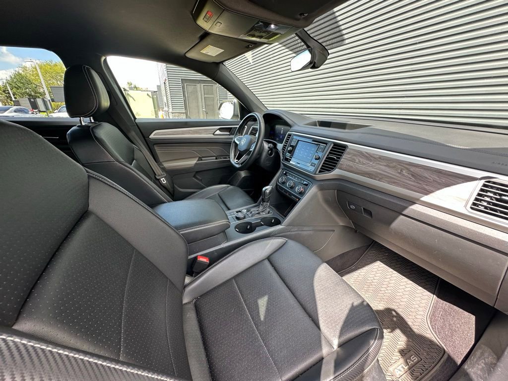 Used 2022 Volkswagen Atlas Cross Sport SE image 33