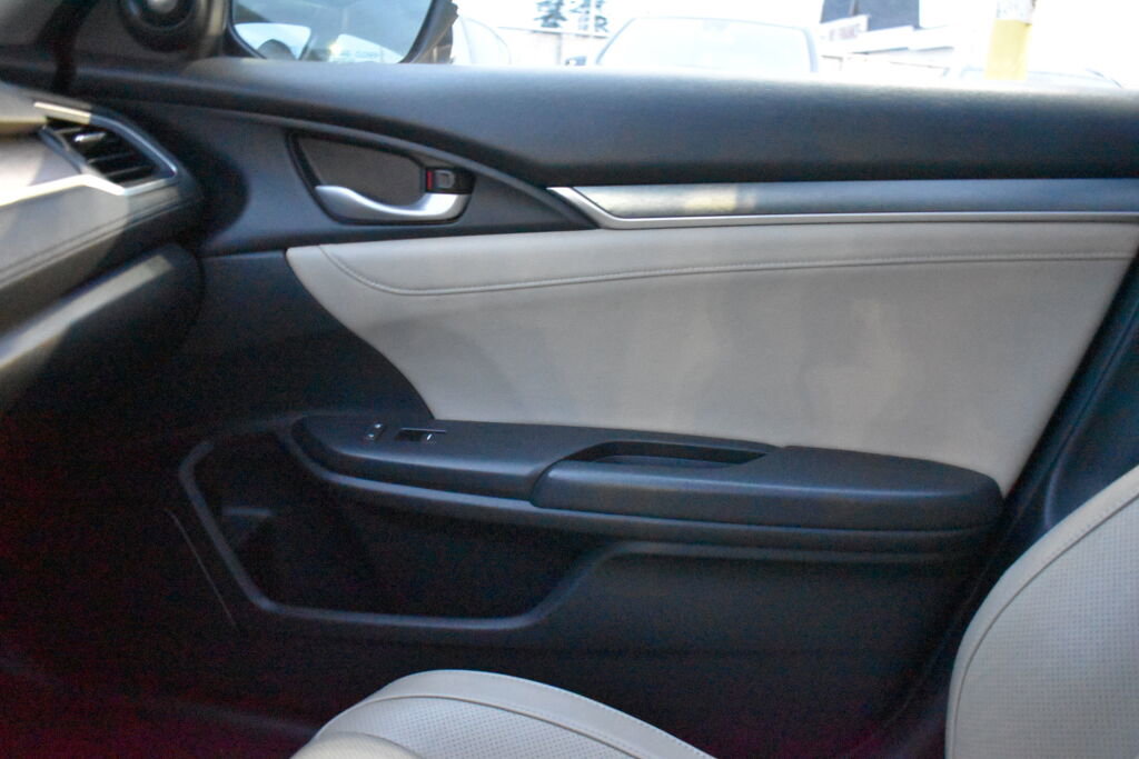 Used 2017 Honda Civic Touring image 24