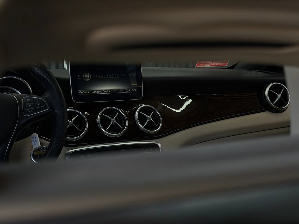 Used 2018 Mercedes-Benz CLA 250 image 24