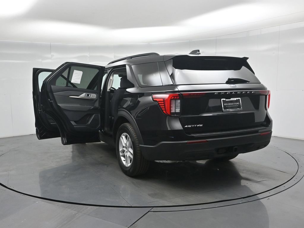New 2026 Ford Explorer Active RWD image 32