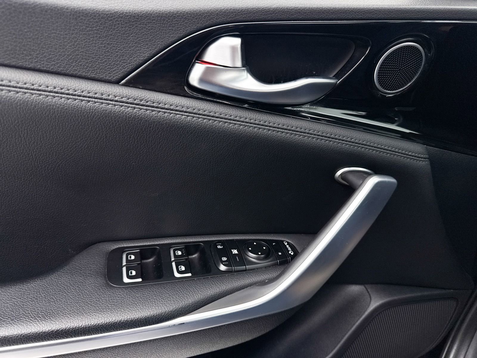 Used 2019 Kia Stinger RWD image 25