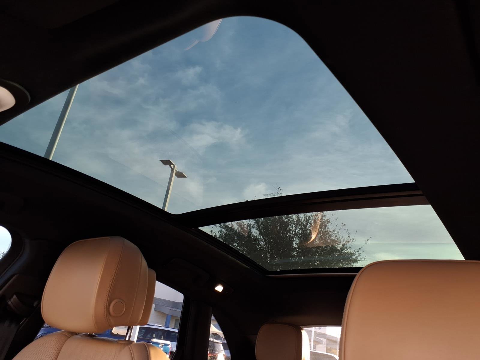 Used 2021 Porsche Macan Base image 12