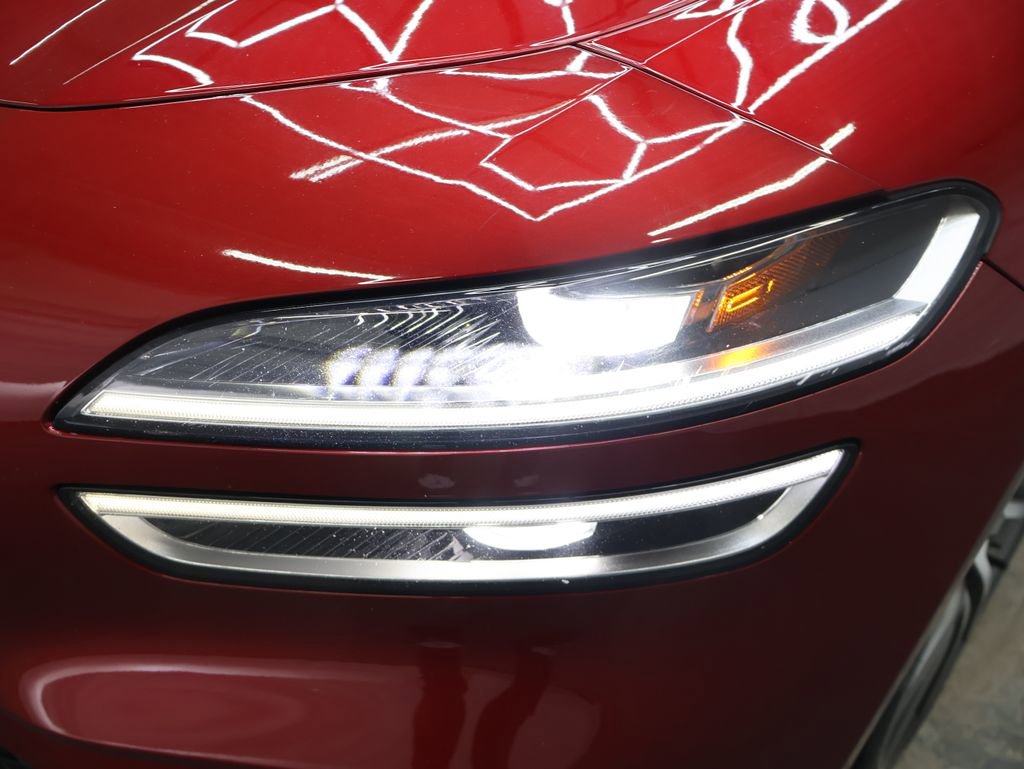 Used 2023 Genesis G70 2.0T image 26