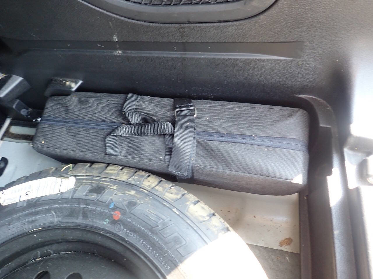 Used 2016 Jeep Renegade Trailhawk w/ Cold Weather Group image 23