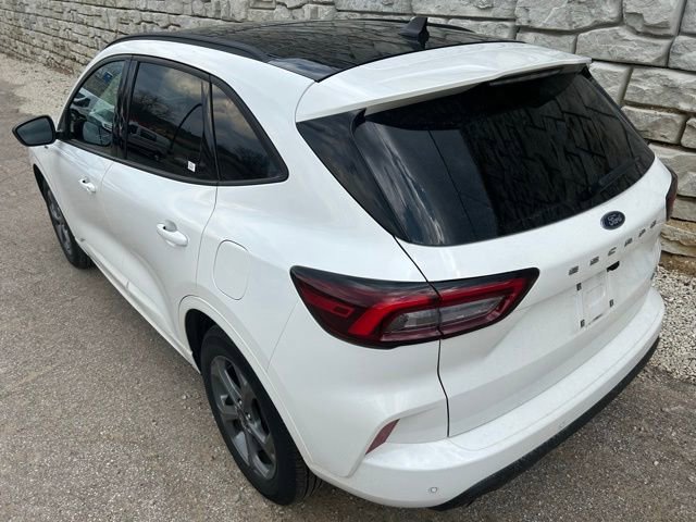 Used 2023 Ford Escape ST-Line w/ Tech Pack #1 image 4