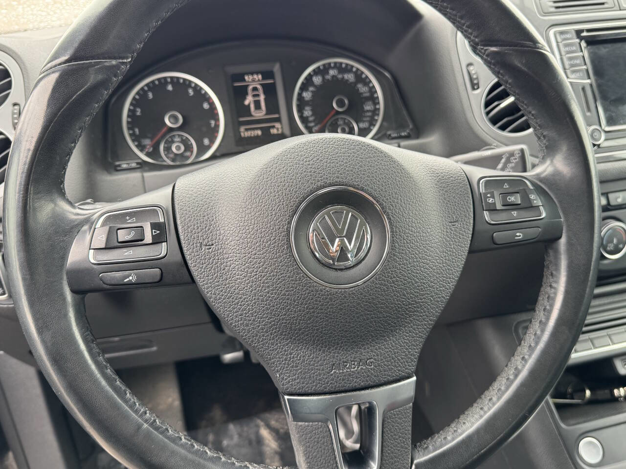 Used 2017 Volkswagen Tiguan S image 15