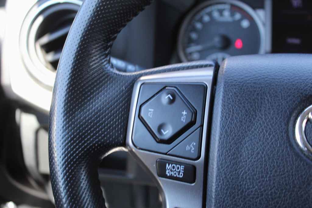 Used 2016 Toyota Tacoma SR5 w/ SR5 Appearance Package (SN) image 16