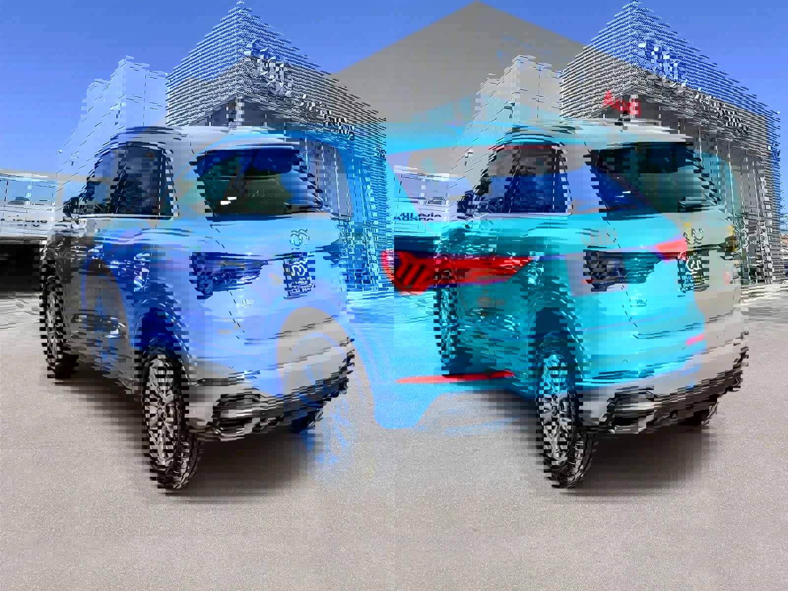 Used 2022 Audi Q3 2.0T Premium image 2