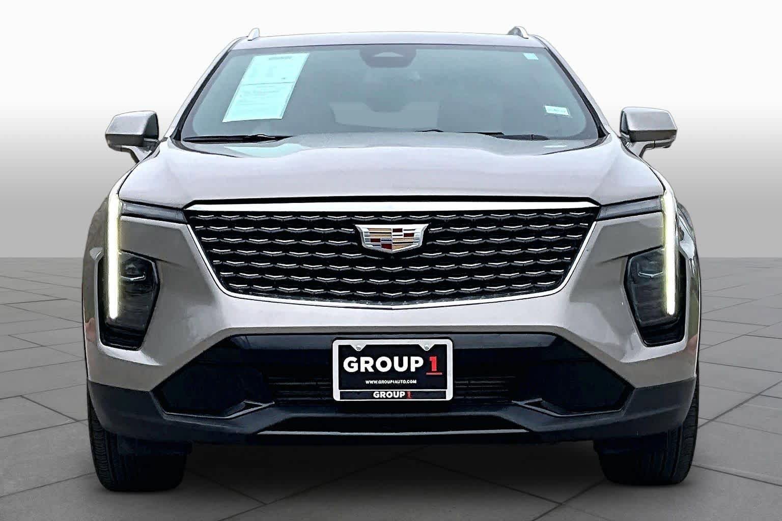 Used 2025 Cadillac XT4 Premium Luxury FWD image 4