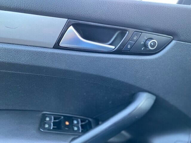 Used 2013 Volkswagen Passat 2.5 S image 17