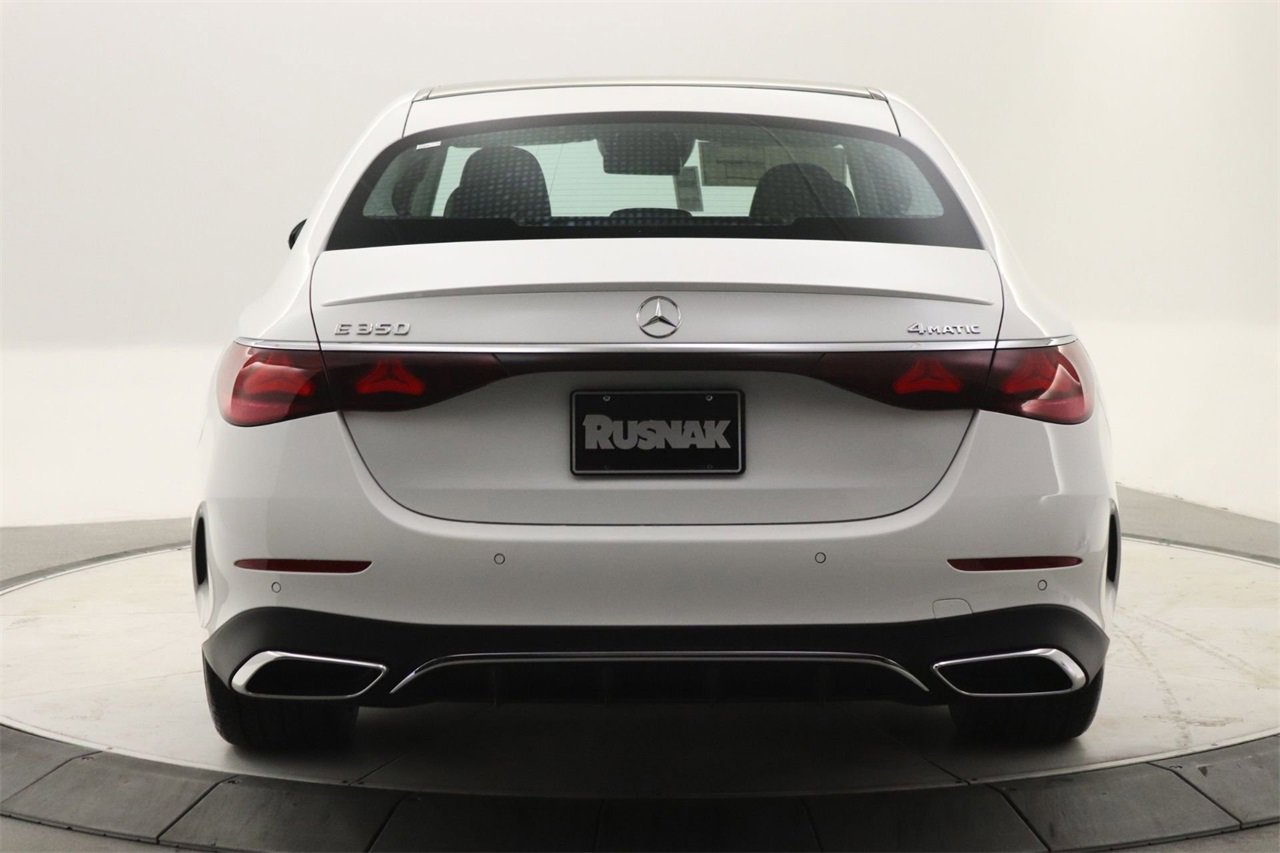 Used 2025 Mercedes-Benz E 350 4MATIC Sedan image 3