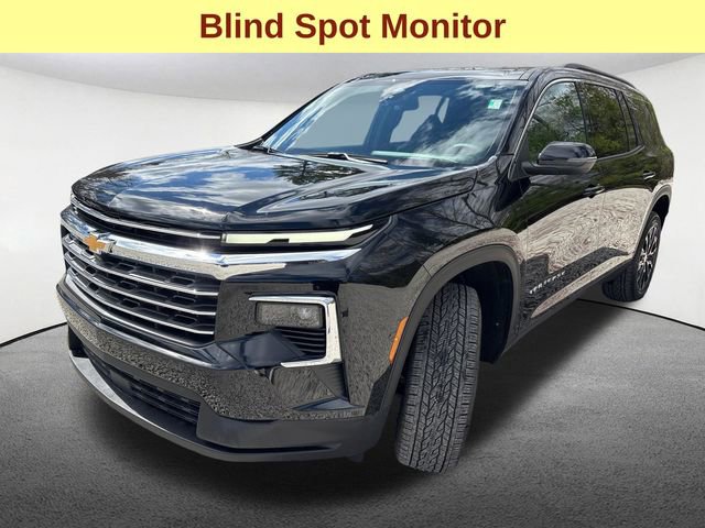 Used 2025 Chevrolet Traverse LT w/ Sun and Wheel Package image 5