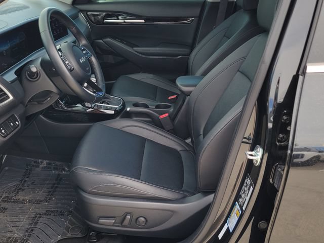 Used 2025 Kia Seltos EX FWD image 9
