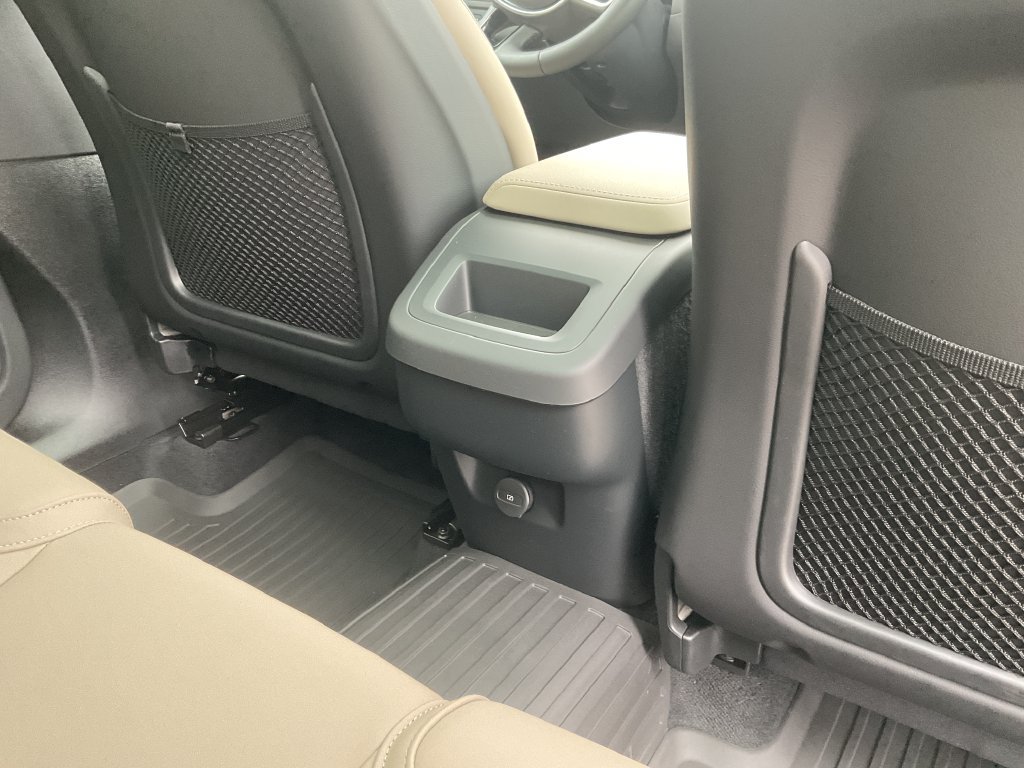 New 2027 Volvo XC60 B5 Core AWD/4WD image 19