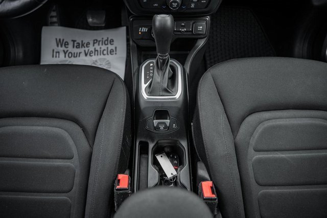 Used 2019 Jeep Renegade Latitude w/ Cold Weather Group image 36