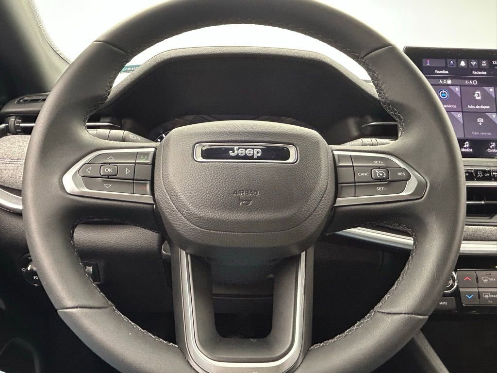 Used 2024 Jeep Compass Latitude AWD/4WD image 24