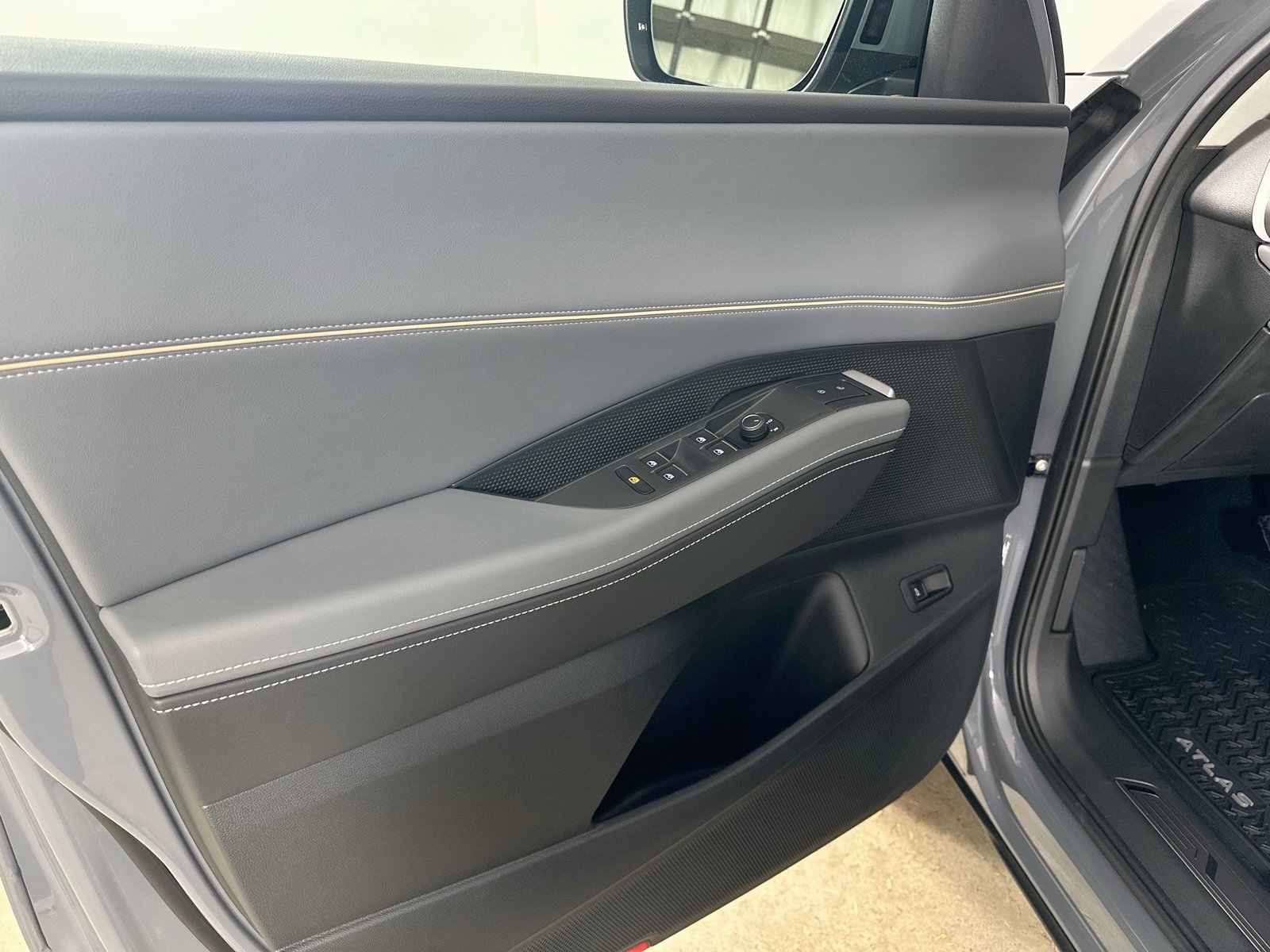 New 2027 Volkswagen Atlas SE AWD/4WD image 16