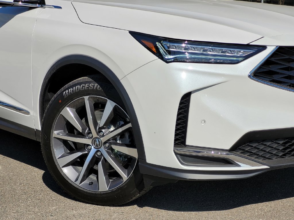 Used 2026 Acura MDX w/ Technology Package AWD/4WD image 3