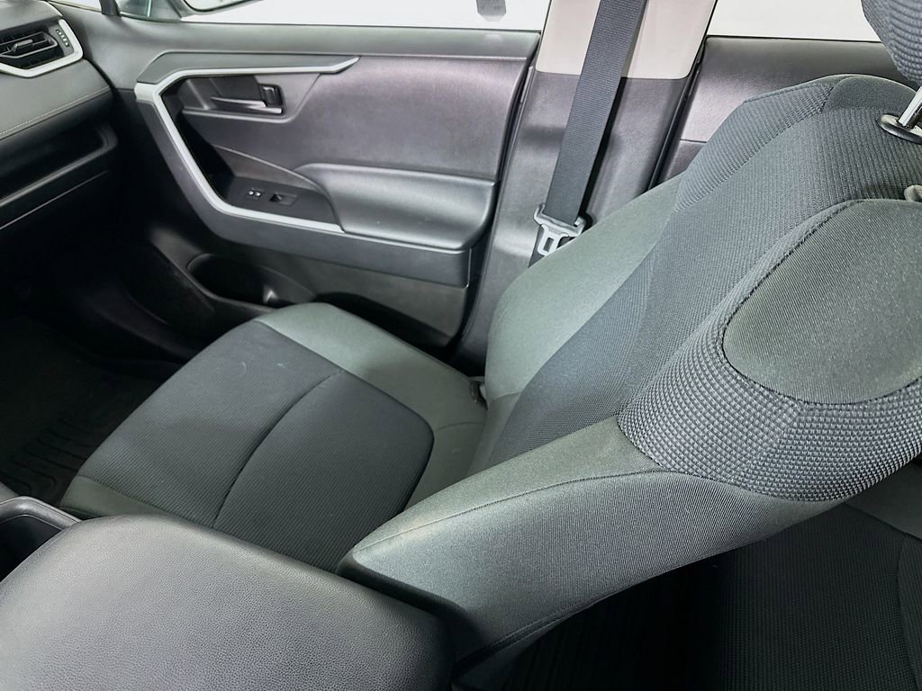 Used 2022 Toyota RAV4 LE AWD/4WD image 23