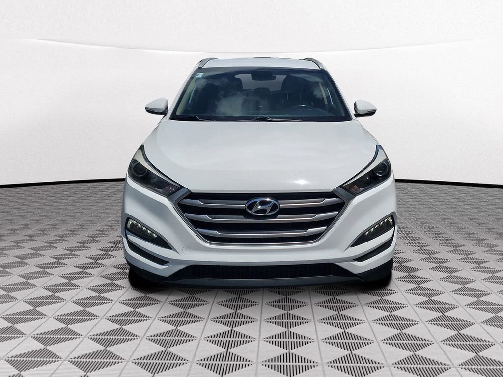 Used 2017 Hyundai Tucson SE Plus w/ Cargo Package FWD image 2
