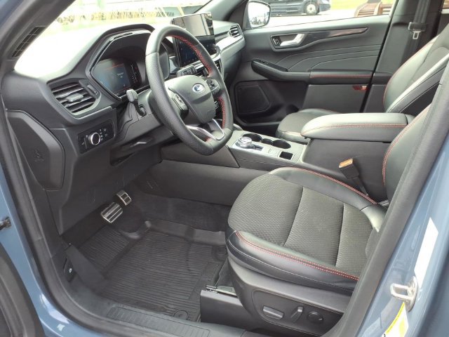 Used 2023 Ford Escape ST-Line w/ Tech Pack #1 AWD/4WD image 16