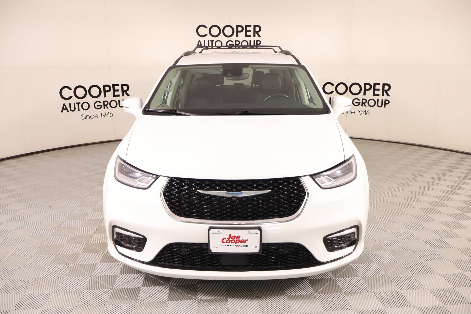 Used 2021 Chrysler Pacifica Touring-L FWD image 10