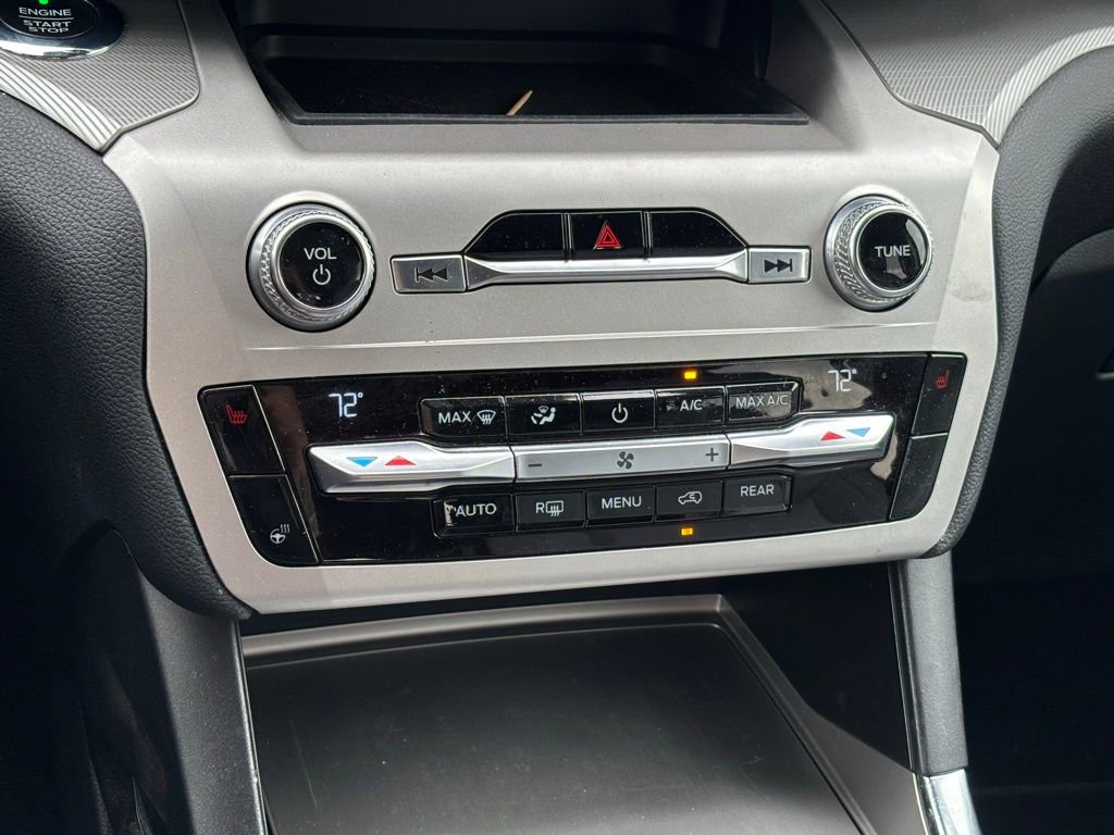 Used 2021 Ford Explorer XLT w/ Equipment Group 202A image 13