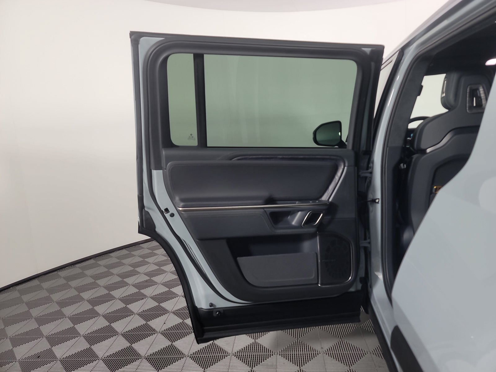 Used 2022 Rivian R1S Launch Edition Quad AWD/4WD image 17