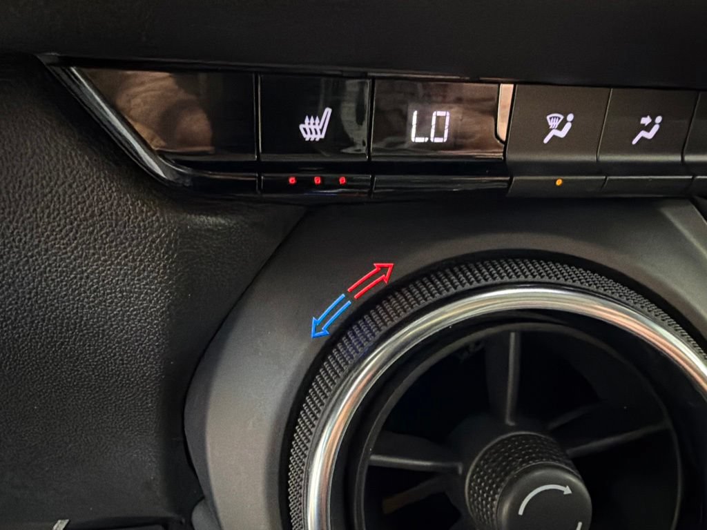 Certified 2019 Chevrolet Blazer LT w/ Sun and Wheels Package AWD/4WD image 33