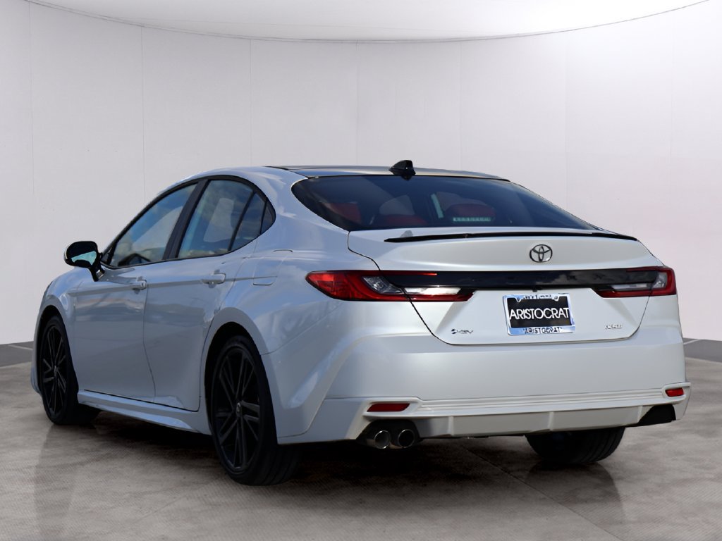 Used 2025 Toyota Camry XSE FWD image 5
