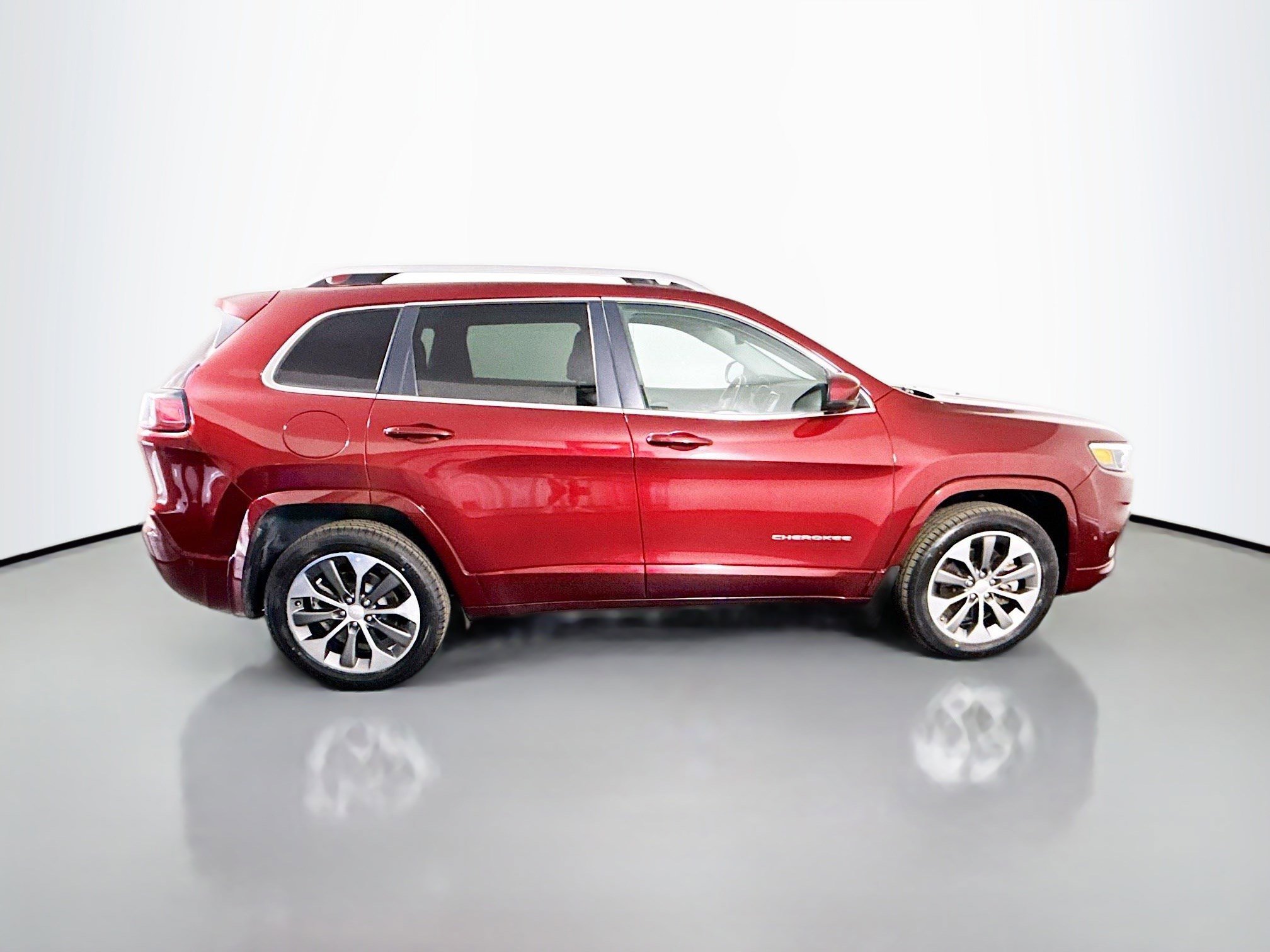 Used 2019 Jeep Cherokee Overland w/ Technology Group image 11