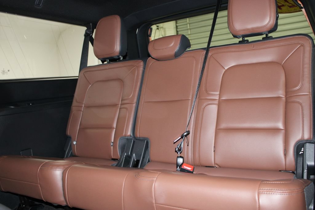 Used 2024 Lincoln Navigator L Reserve AWD/4WD image 28