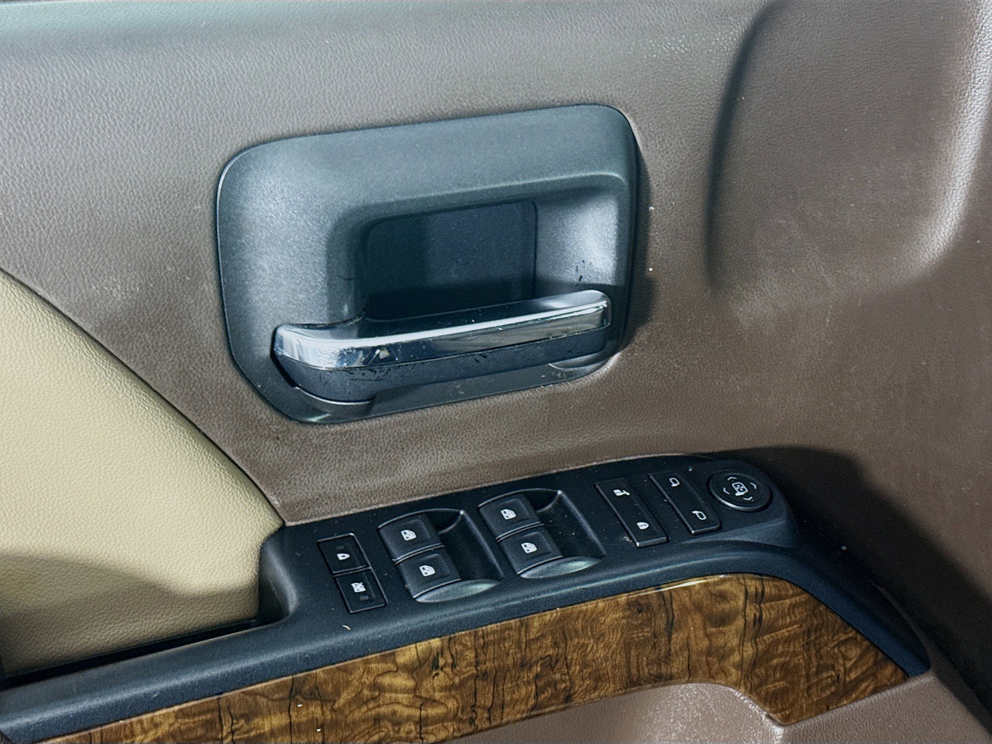 Used 2018 Chevrolet Silverado 1500 LT w/ Texas Edition image 23