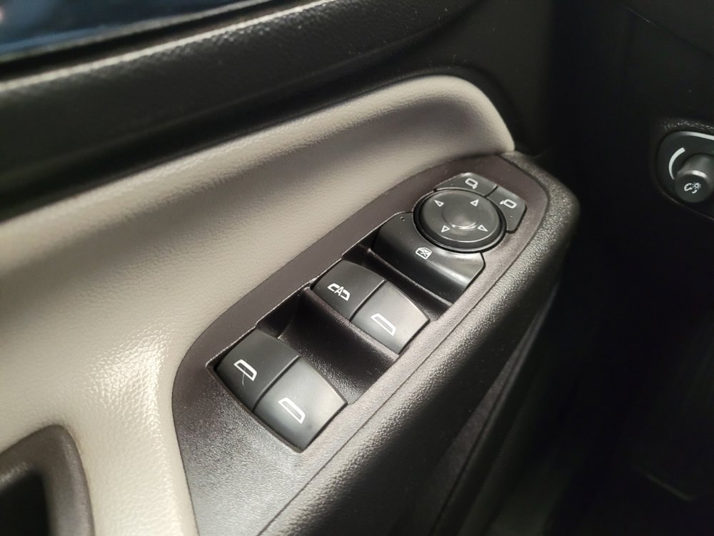 Used 2020 Chevrolet Equinox LS w/ LS Convenience Package image 27