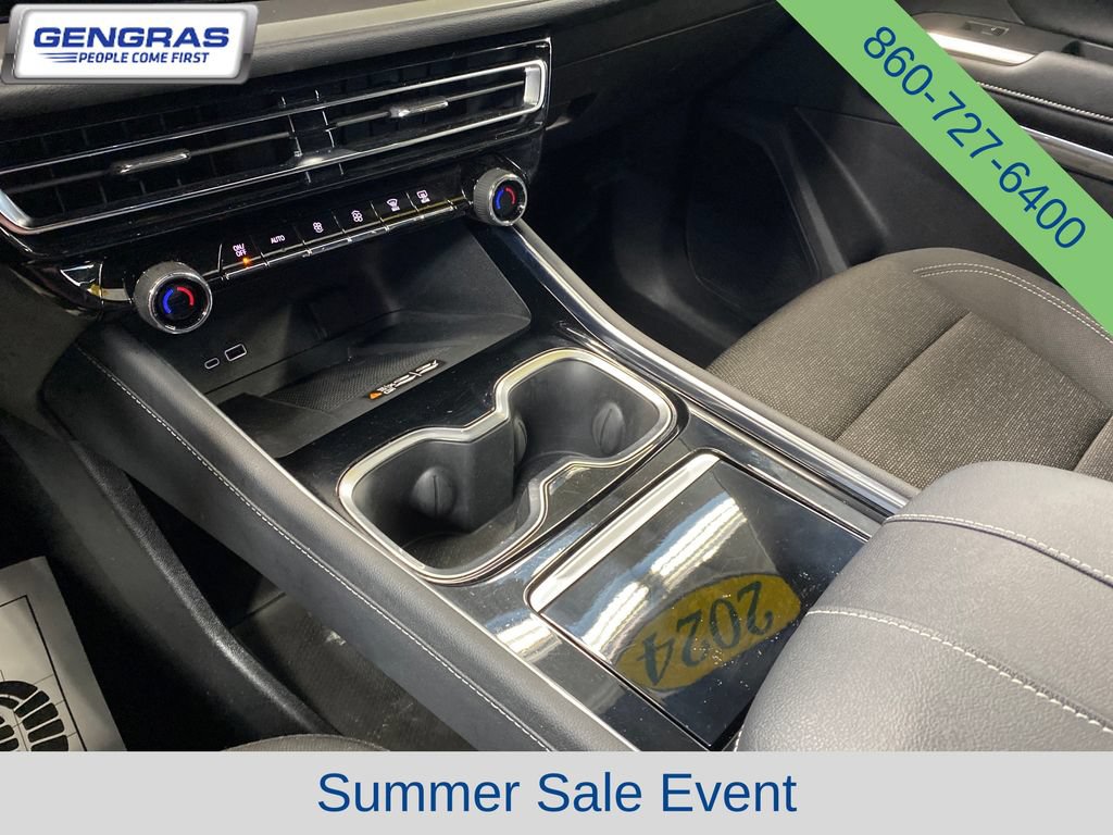 Used 2024 Chevrolet Traverse LT w/ Trailering Package AWD/4WD image 16